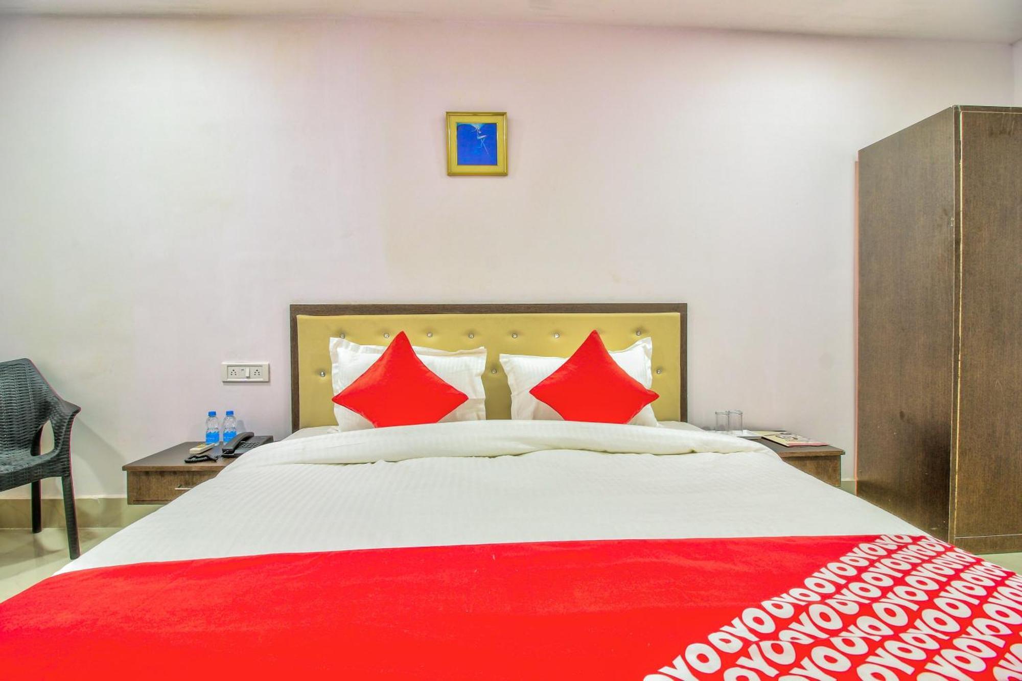 Hotel Oyo Flagship Spc & Span Jamshedpur Zewnętrze zdjęcie